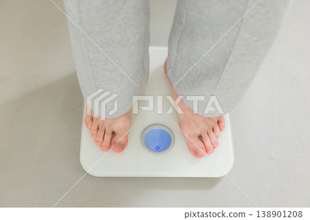 Image of a young man dieting Image of a young man dieting 138901208
