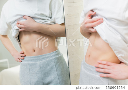 一張年輕男子節食的照片 一張年輕男子節食的照片 138901234