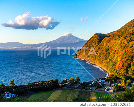 Beautiful autumn scenery of West Izu with a view of Mt. Fuji Beautiful autumn scenery of West Izu with a view of Mt. Fuji 138902625