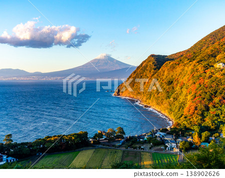 Beautiful autumn scenery of West Izu with a view of Mt. Fuji 138902626