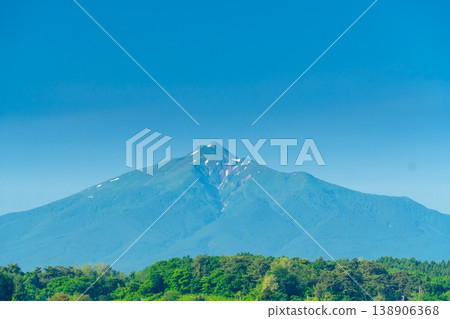 Mount Iwaki in early summer, Aomori Prefecture 138906368
