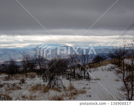 白雪皚皚的八岳和北小岳 138908817
