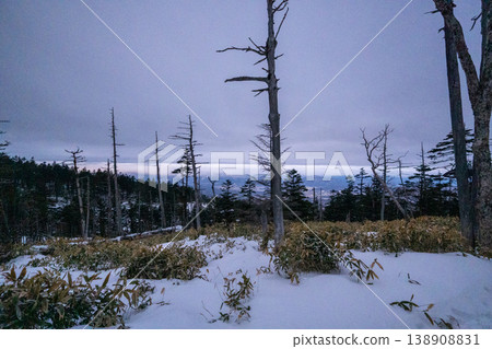 白雪皚皚的八岳和北小岳 白雪皚皚的八岳和北小岳 138908831