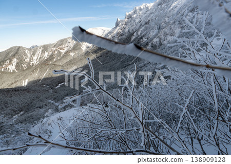 Snow-covered Yatsugatake Mountains, Akadake Snow-covered Yatsugatake Mountains, Akadake 138909128