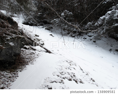 Snow-covered Yatsugatake Mountains, Akadake Snow-covered Yatsugatake Mountains, Akadake 138909581