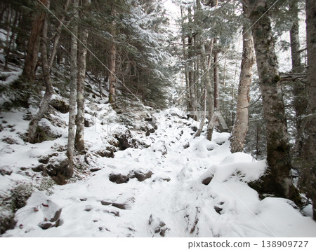 Snow-covered Yatsugatake Mountains, Akadake Snow-covered Yatsugatake Mountains, Akadake 138909727