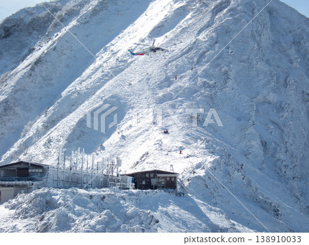 Snow-covered Yatsugatake Mountains, Akadake Snow-covered Yatsugatake Mountains, Akadake 138910033