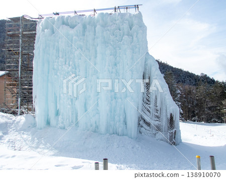 白雪皚皚的八嶽山脈，赤岳 138910070