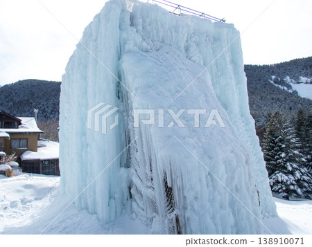 白雪皚皚的八嶽山脈,赤岳 白雪皚皚的八嶽山脈,赤岳 138910071