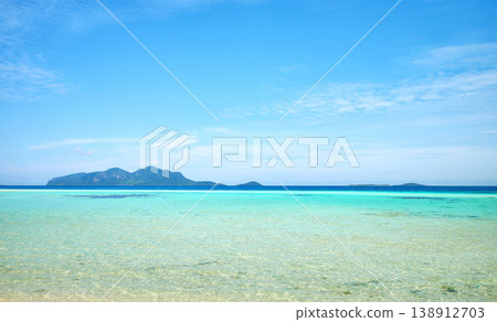 Beach on Sibuan Island, Sabah, Borneo, Malaysia. Beach on Sibuan Island, Sabah, Borneo, Malaysia. 138912703