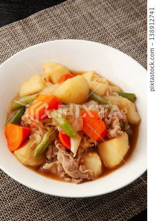 Beef Nikujaga 138912741