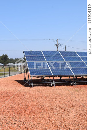 太陽能電池板自然能源 太陽能電池板自然能源 138914319