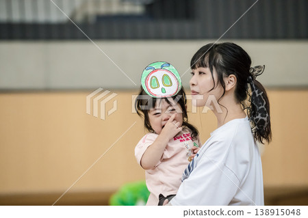 【幼兒園運動會:表演時我和媽媽都哭了】 【幼兒園運動會:表演時我和媽媽都哭了】 138915048