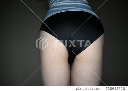 Man in underwear 138915310