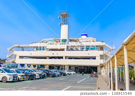 海螢停車場位於千葉縣木更津市東京灣Aqua-Line線上。 海螢停車場位於千葉縣木更津市東京灣Aqua-Line線上。 138915540