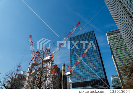 施工中的建築物等景象。 138915604