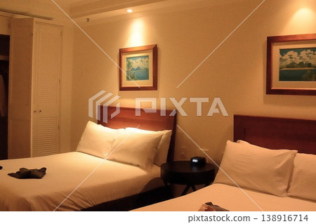 Hotel guest rooms 138916714