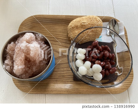 Shiratama zenzai (sweet red bean soup with rice dumplings) served in a glass bowl. 138916990