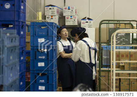 A part-time housewife suffering from bullying by her colleagues A part-time housewife suffering from bullying by her colleagues 138917571
