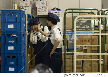 A part-time housewife suffering from bullying by her colleagues A part-time housewife suffering from bullying by her colleagues 138917702