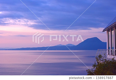 Sunrise over Beppu Bay, Beppu Onsen, Oita Prefecture 138917887