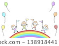 孩子們在彩虹上揮舞著旗幟和氣球 138918441