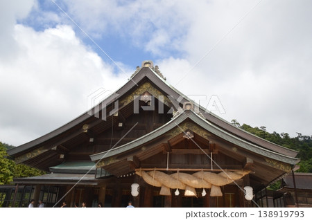 The worship hall of Izumo Taisha Shrine (Taisha Town, Izumo City, Shimane Prefecture) The worship hall of Izumo Taisha Shrine (Taisha Town, Izumo City, Shimane Prefecture) 138919793