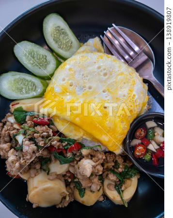 Thai Basil Minced Pork with Omelette and Rice 138919807