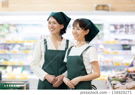 woman working in a supermarket 138920271