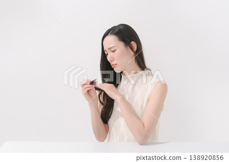 Women who are worried about hair care Women who are worried about hair care 138920856