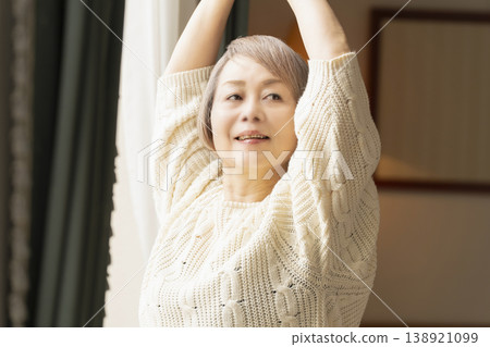 Energetic and healthy senior women Energetic and healthy senior women 138921099