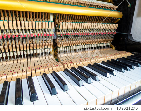Disassembling an upright piano: Keys and hammers 138921279