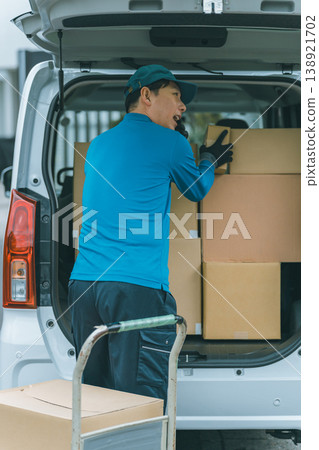 Light cargo driver Light cargo driver 138921702