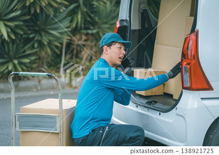 輕型貨車司機 輕型貨車司機 138921725