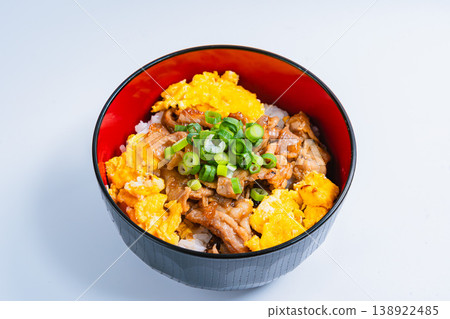 豬肉蛋飯；蓬鬆蛋充能飯 138922485