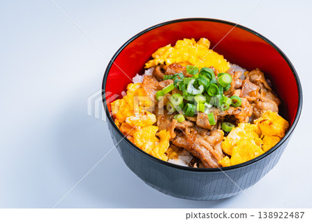 豬肉蛋飯;蓬鬆蛋充能飯 豬肉蛋飯;蓬鬆蛋充能飯 138922487