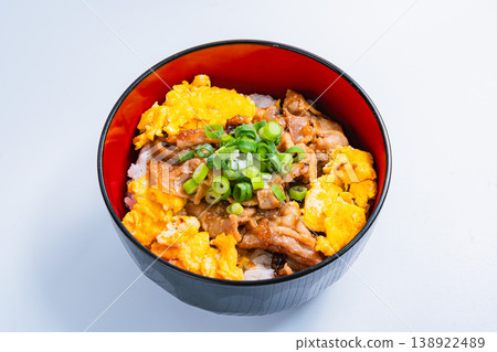 Pork and egg rice bowl; Fluffy egg stamina rice bowl Pork and egg rice bowl; Fluffy egg stamina rice bowl 138922489