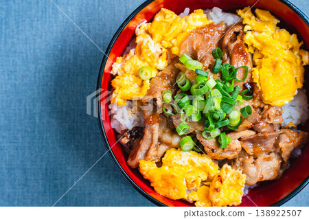 Pork and egg rice bowl; Fluffy egg stamina rice bowl 138922507