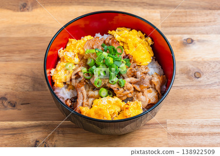 豬肉蛋飯；蓬鬆蛋充能飯 138922509