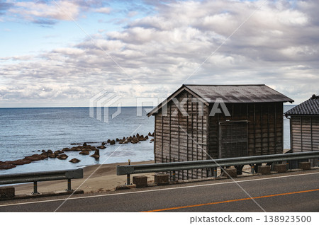 Scenes from a fishing village [Itoigawa City] 138923500
