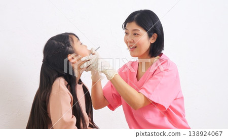Dentist Elementary school student Teeth study image Dentist Elementary school student Teeth study image 138924067