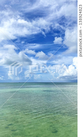 Emerald green sea viewed from the west pier of Taketomi Island, Okinawa. (Nationally Registered Tangible Cultural Property) Emerald green sea viewed from the west pier of Taketomi Island, Okinawa. (Nationally Registered Tangible Cultural Property) 138924823