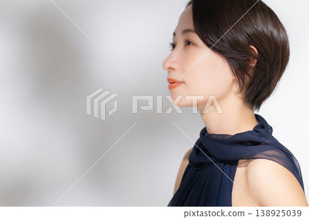 Beauty image of middle-aged women Beauty image of middle-aged women 138925039