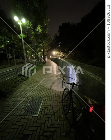 夜景 夜晚時光 道 138926312