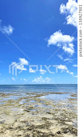 The beautiful emerald green sea and blue sky of Ishigaki Island, Okinawa The beautiful emerald green sea and blue sky of Ishigaki Island, Okinawa 138927801