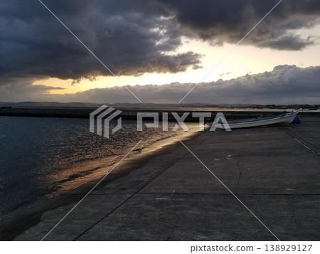Fishing port at dusk 138929127