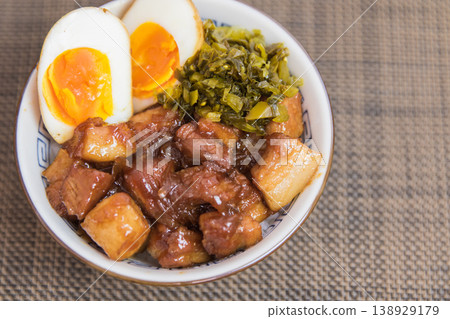 台灣美食-豬肉碎飯- 138929179