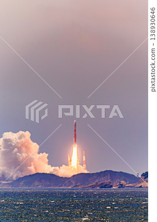 在鹿兒島縣種子島，H-III火箭的強大發射被攝影機捕捉到。 138930646