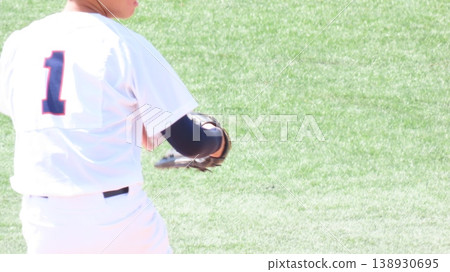 Left-handed ace 138930695