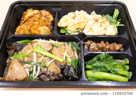 美味的中國菜,如韭菜炒肝 美味的中國菜,如韭菜炒肝 138930706